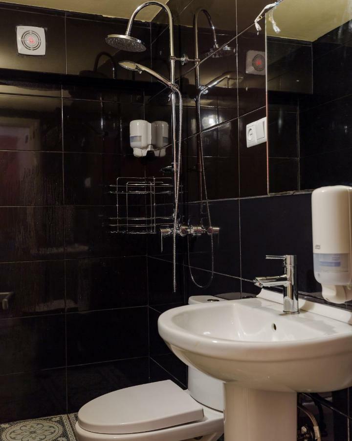 Batumi Surf Hostel Ngoại thất bức ảnh
